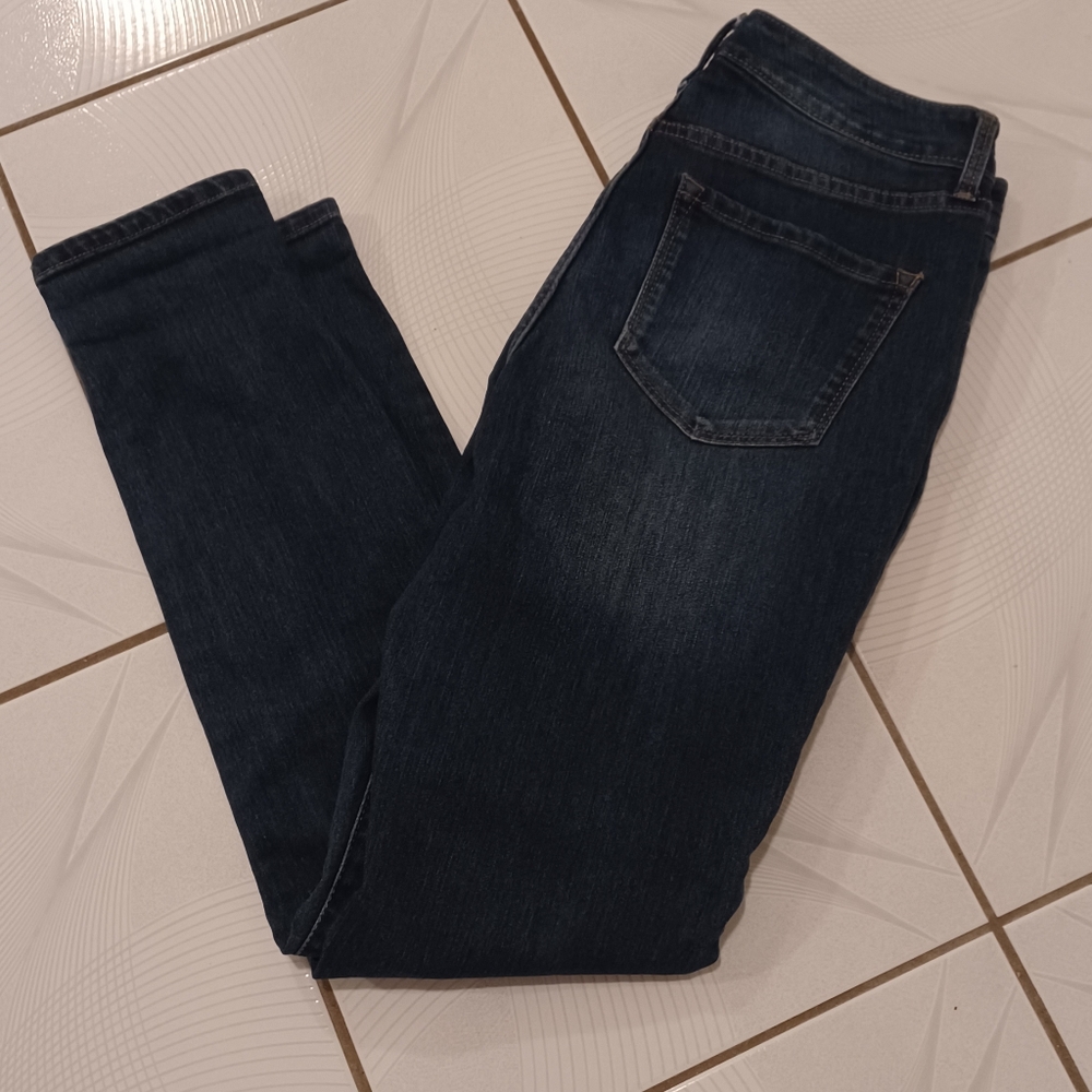 4/$60 Blue Faded Skinny Jeans - Size 6